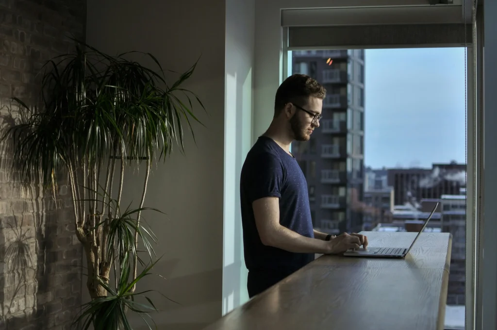 Webshop op een laptop – online verkopen starten